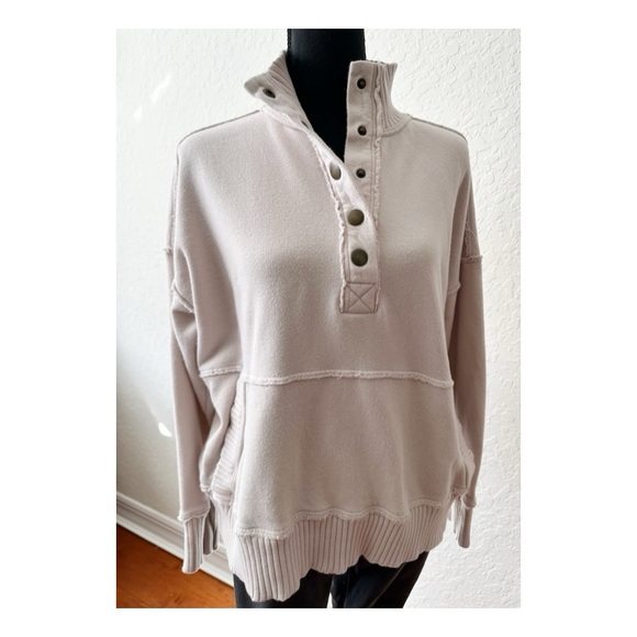 American Outfitters Sweatshirt - Picture 2 of 5